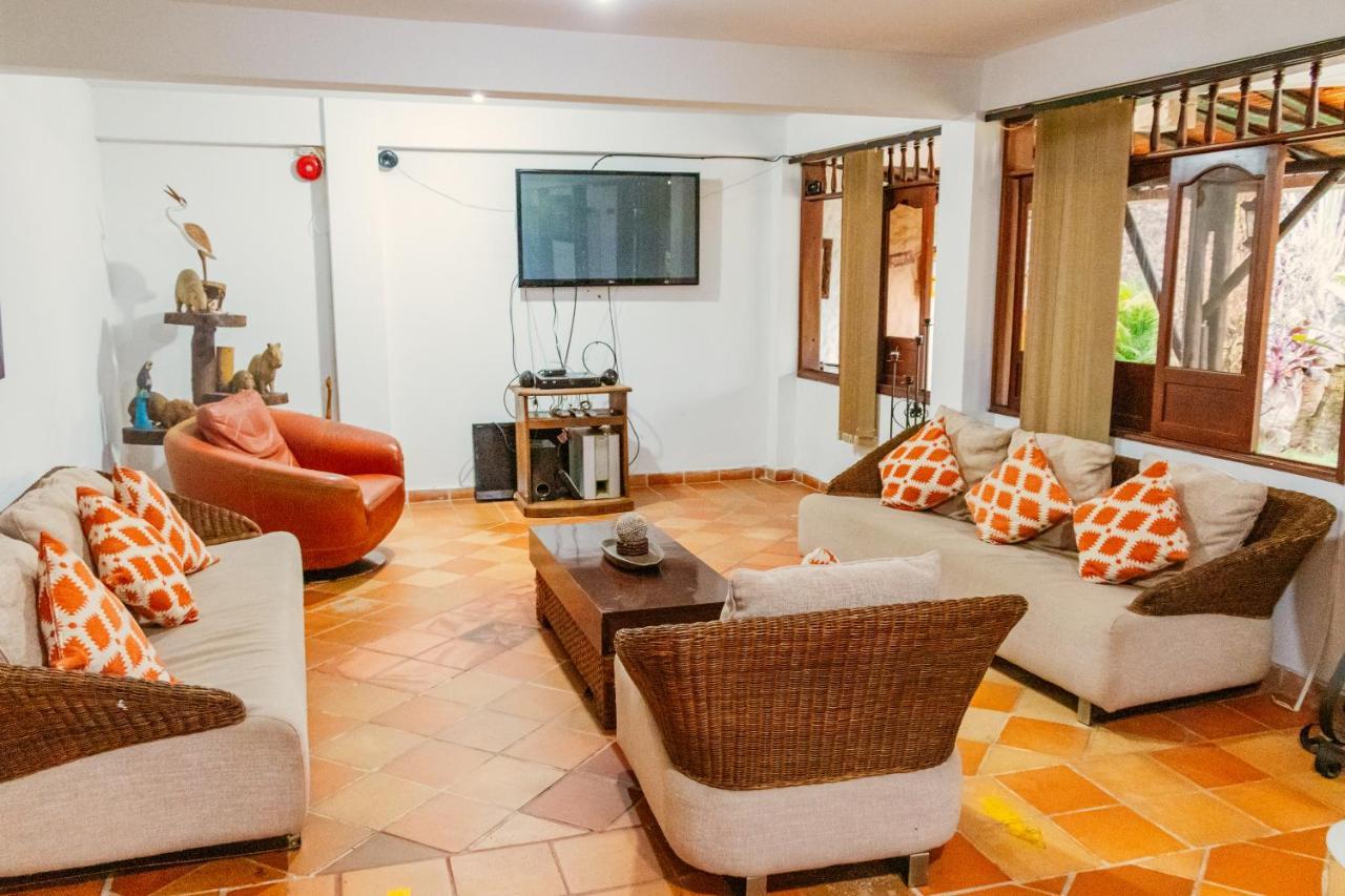 Hotel Casa Baquero El Cairo  ภายนอก รูปภาพ
